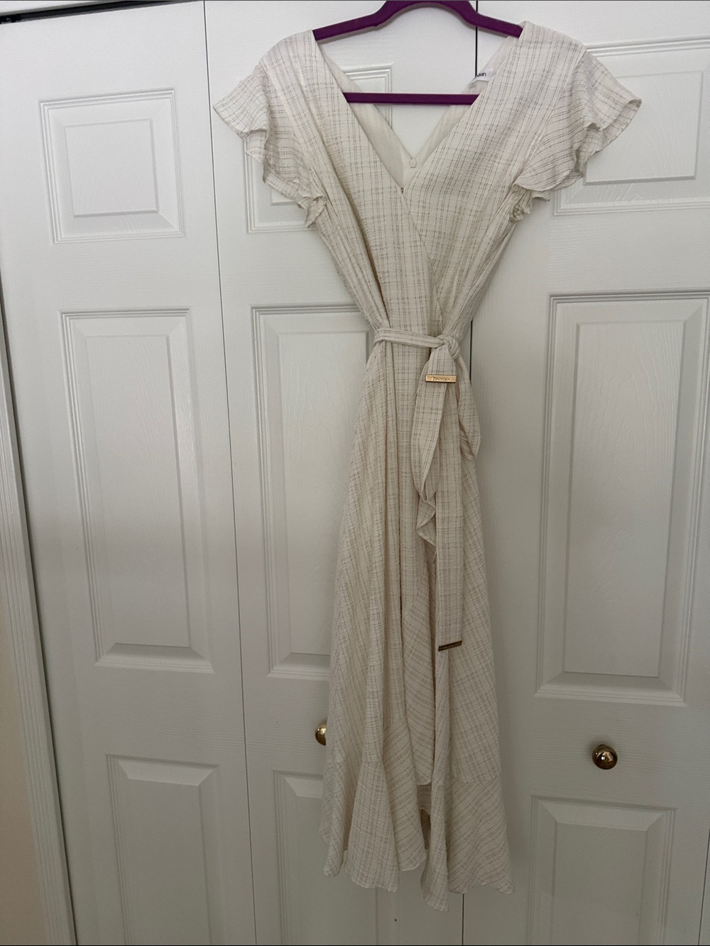 Calvin Klein Cream Wrap Maxi Dress with Tie Waist.. size 4 .. preowned